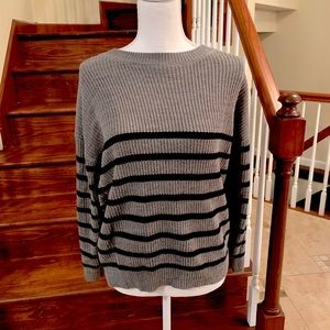 Striped sweater 🖤